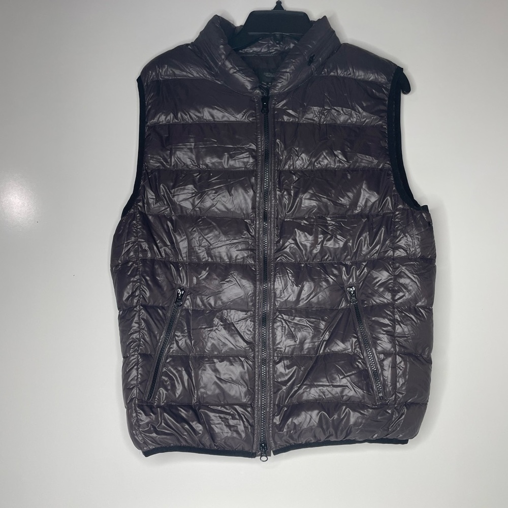 Coatology Women's Selfpak Down Vest Size Small BlackBerry Talisker Club NWT.